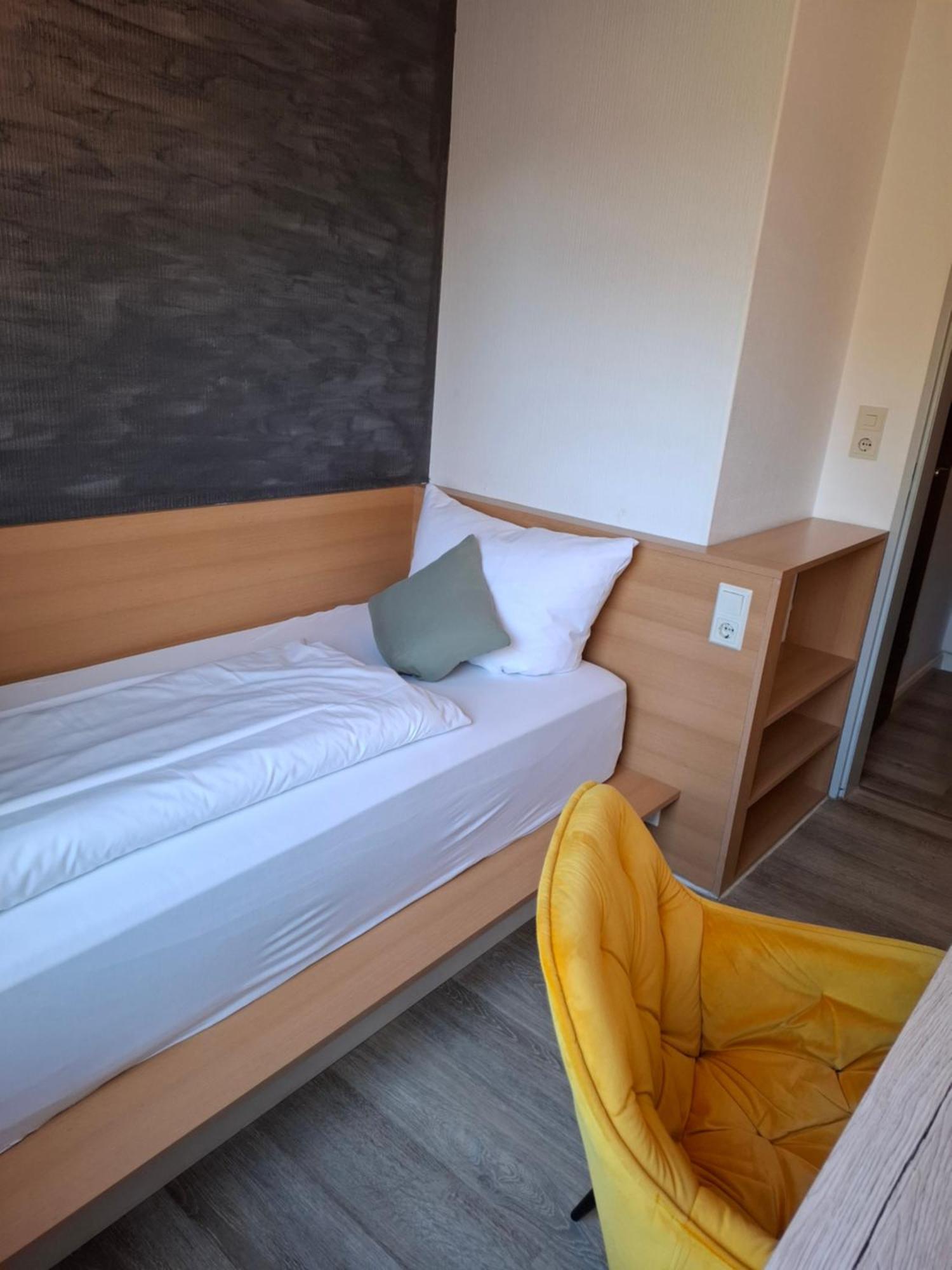 Hotel Am Schwarzen Berg Stade Esterno foto