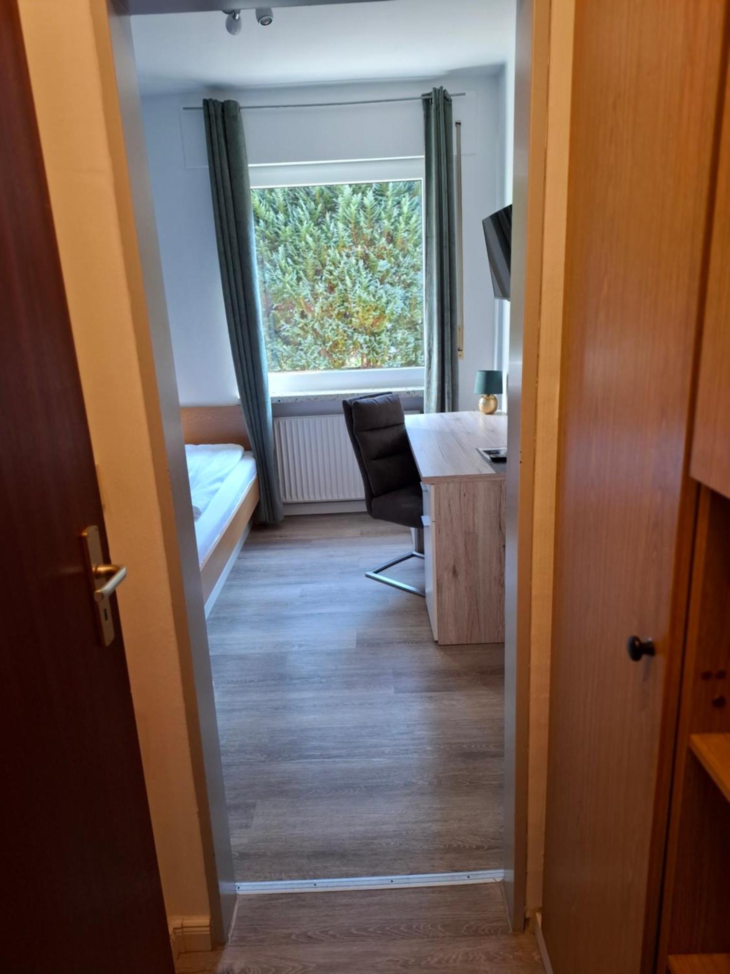 Hotel Am Schwarzen Berg Stade Esterno foto