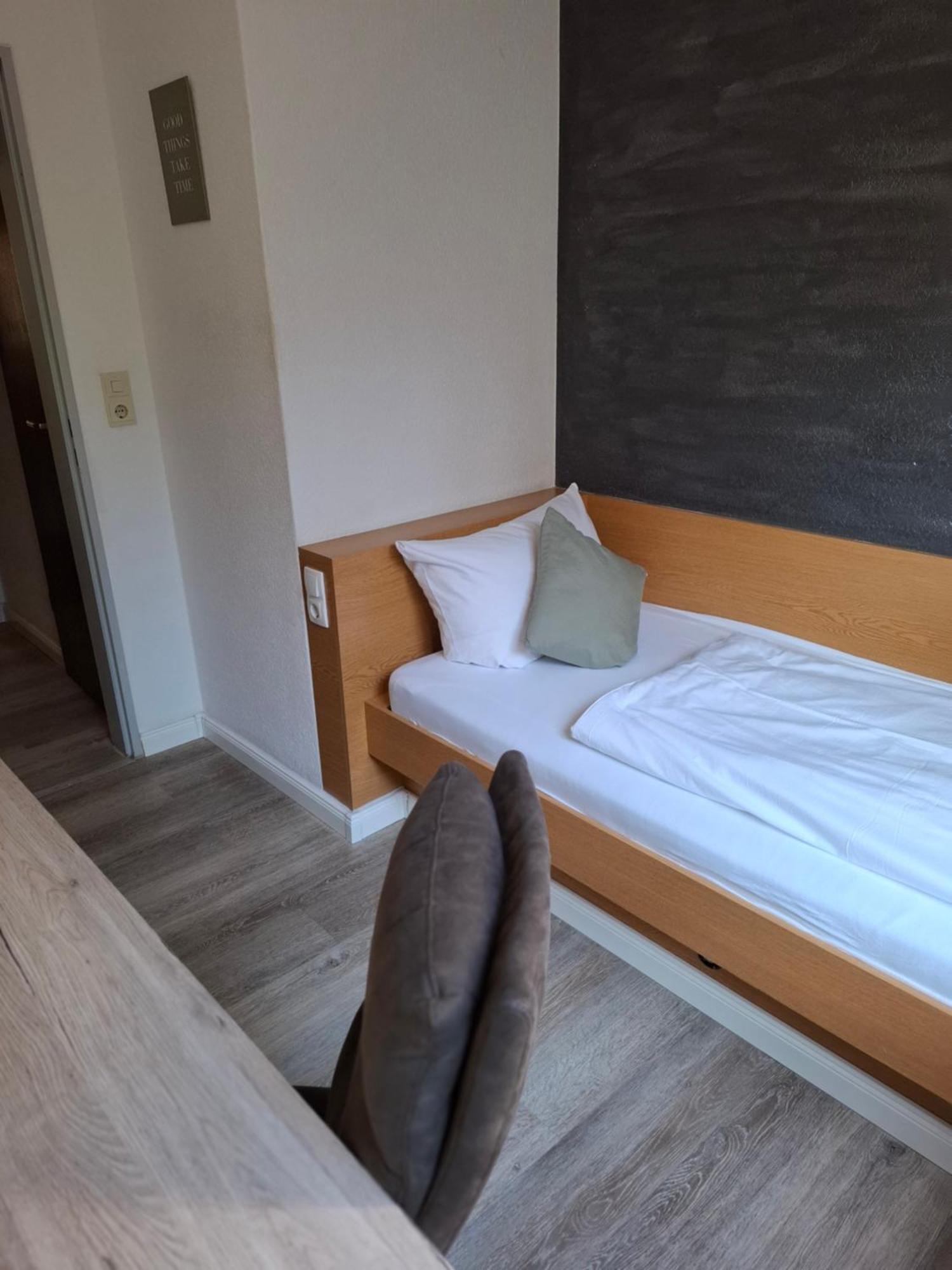 Hotel Am Schwarzen Berg Stade Esterno foto