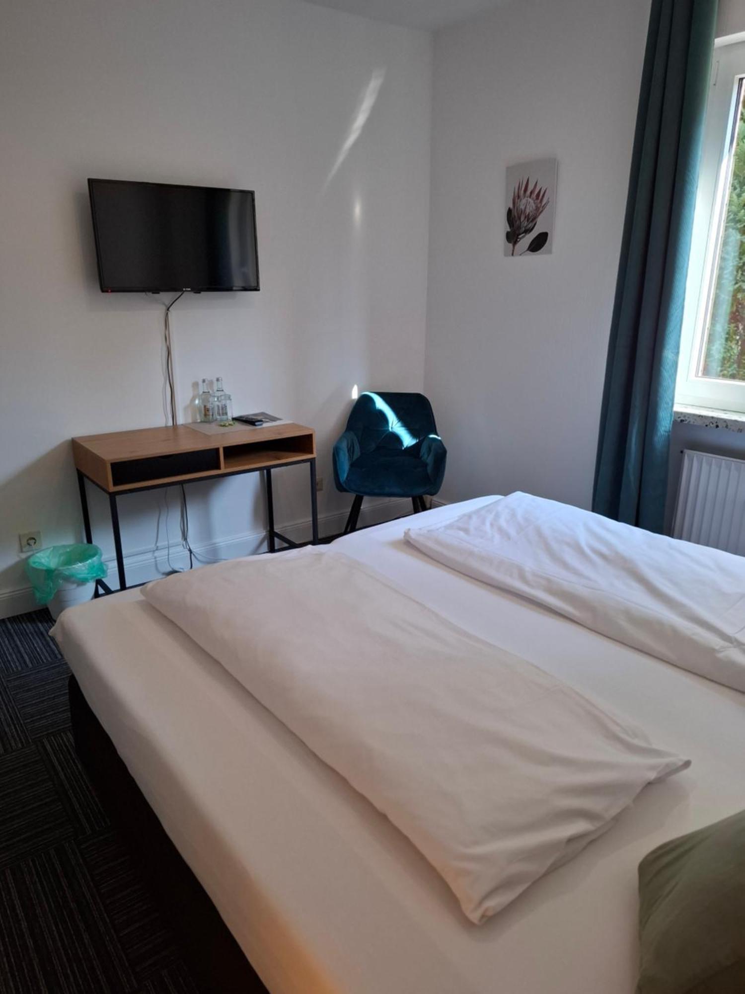 Hotel Am Schwarzen Berg Stade Esterno foto