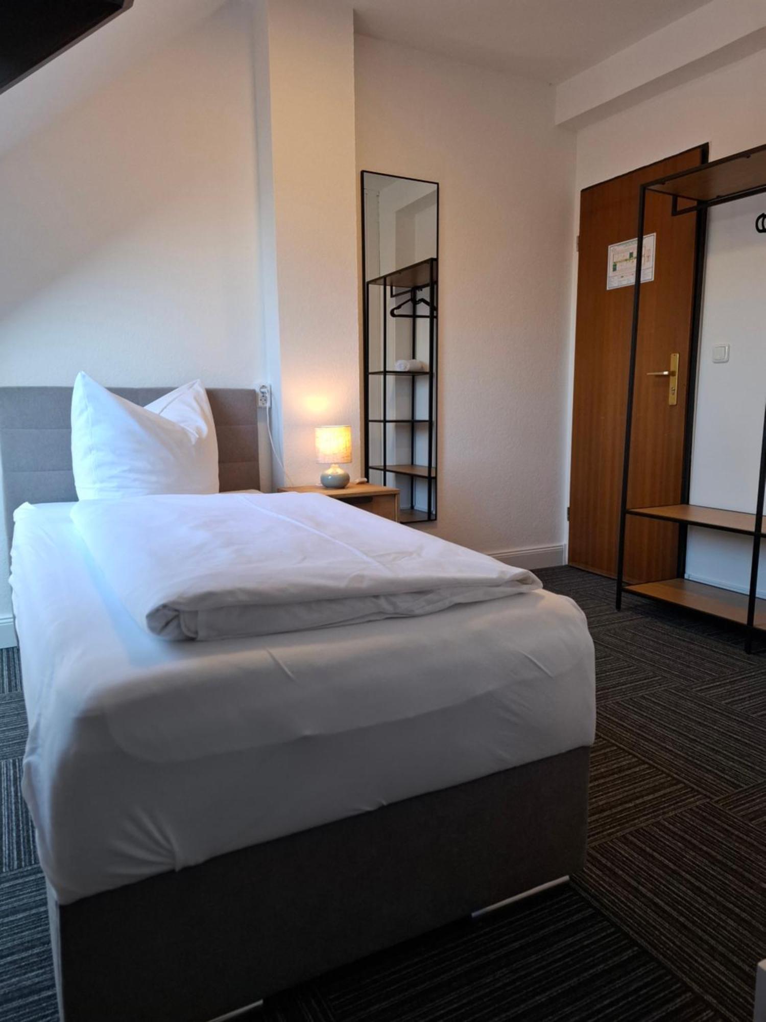 Hotel Am Schwarzen Berg Stade Esterno foto