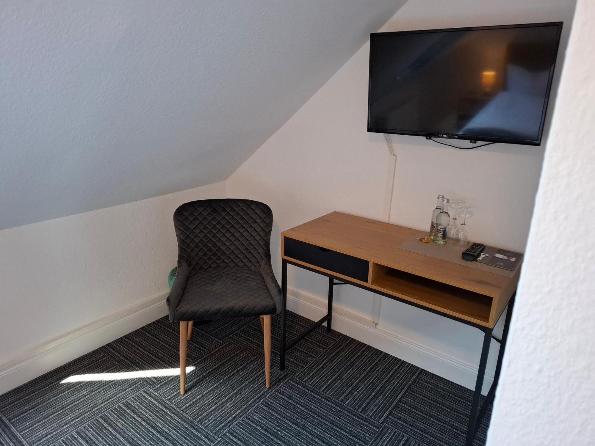 Hotel Am Schwarzen Berg Stade Esterno foto